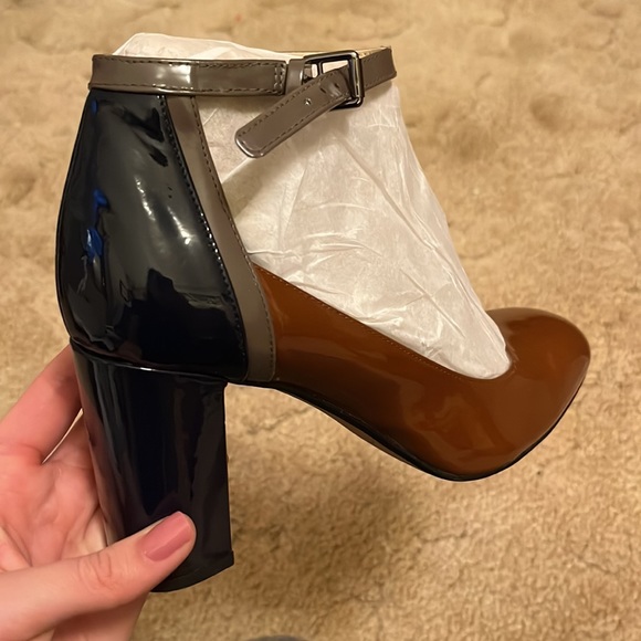 Like brand new Clark’s heels - Picture 4 of 6